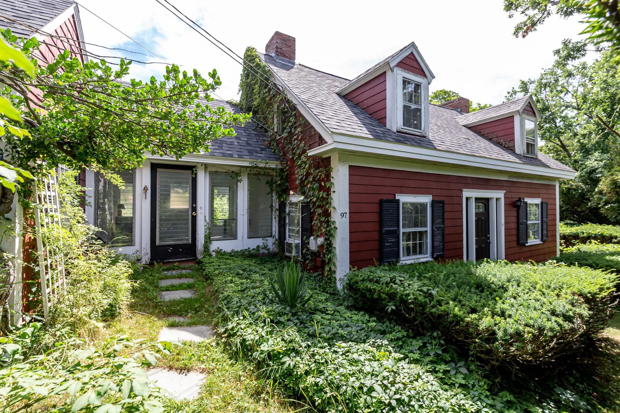 97 Chestnut Hill Road Amherst, NH 03031 - Photo 2 of 29