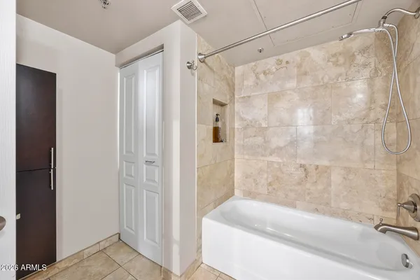 $399,000 | 114 West Adams Street, Unit 609, Phoenix, AZ 85003