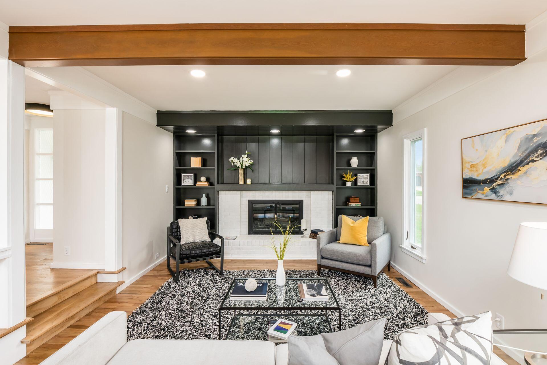 2228 McCoy Road Upper Arlington, OH 43220 - Photo 15 of 48 Living Room