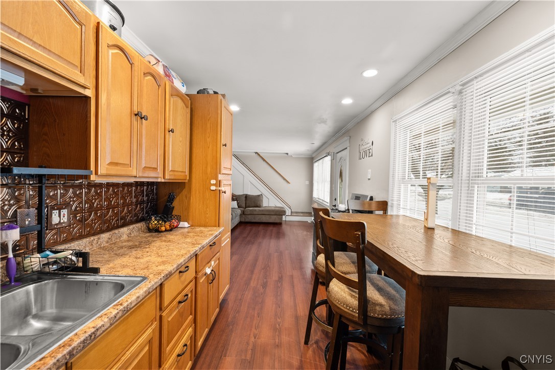 431 Van Rensselaer Road Utica, NY 13502 - Photo 4 of 25