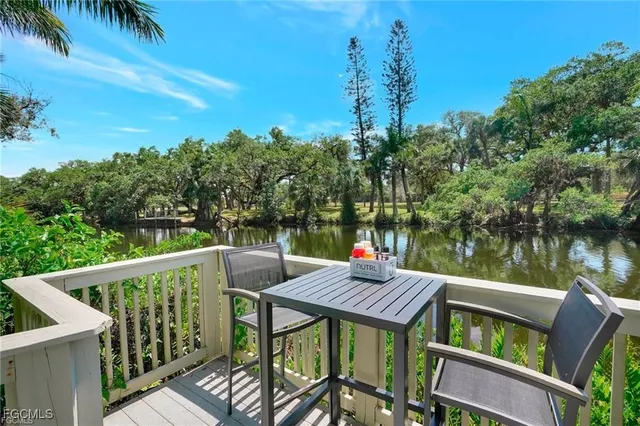 $689,900 | 3791 Lakeview Isle Court, Fort Myers, FL 33905
