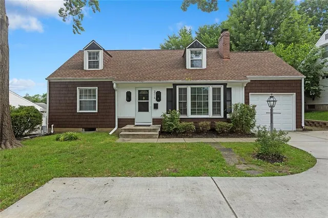 $474,000 | 3316 West 75th Street, Prairie Village, KS 66208