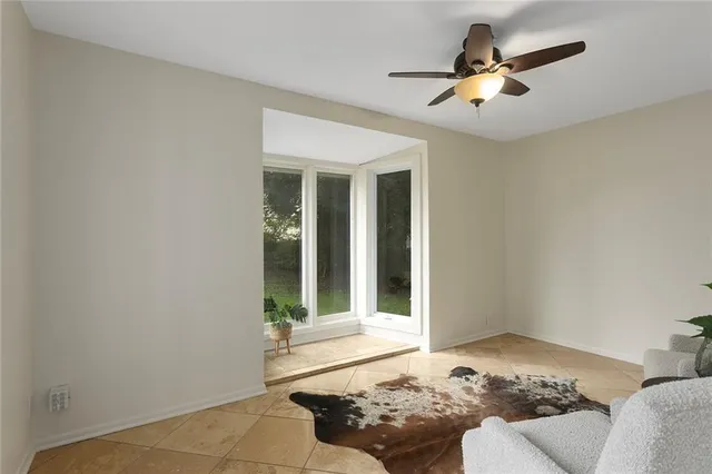 $474,000 | 3316 West 75th Street, Prairie Village, KS 66208