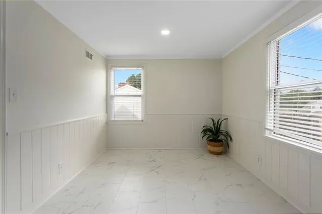 $474,000 | 3316 West 75th Street, Prairie Village, KS 66208