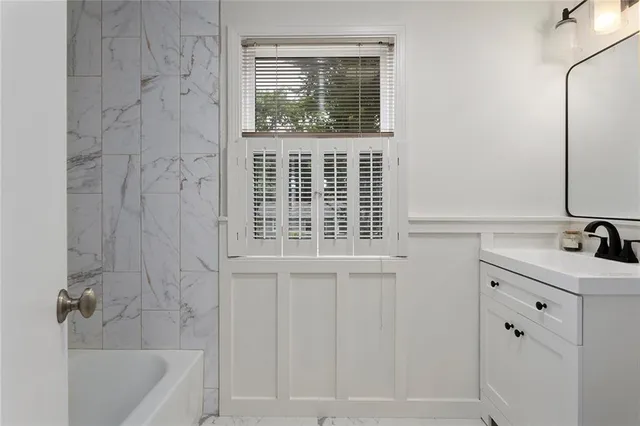 $474,000 | 3316 West 75th Street, Prairie Village, KS 66208