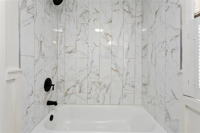 $474,000 | 3316 West 75th Street, Prairie Village, KS 66208