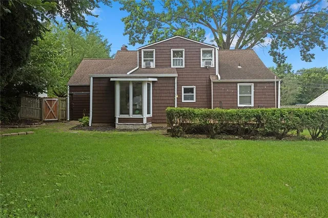 $474,000 | 3316 West 75th Street, Prairie Village, KS 66208