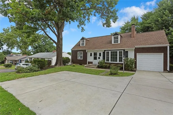 $459,000 | 3316 West 75th Street, Prairie Village, KS 66208