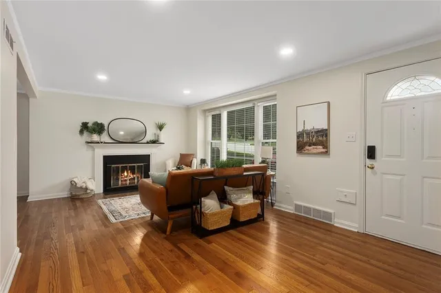 $474,000 | 3316 West 75th Street, Prairie Village, KS 66208