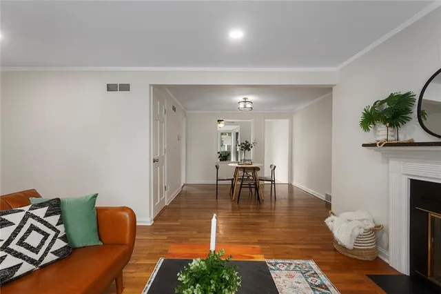 $474,000 | 3316 West 75th Street, Prairie Village, KS 66208