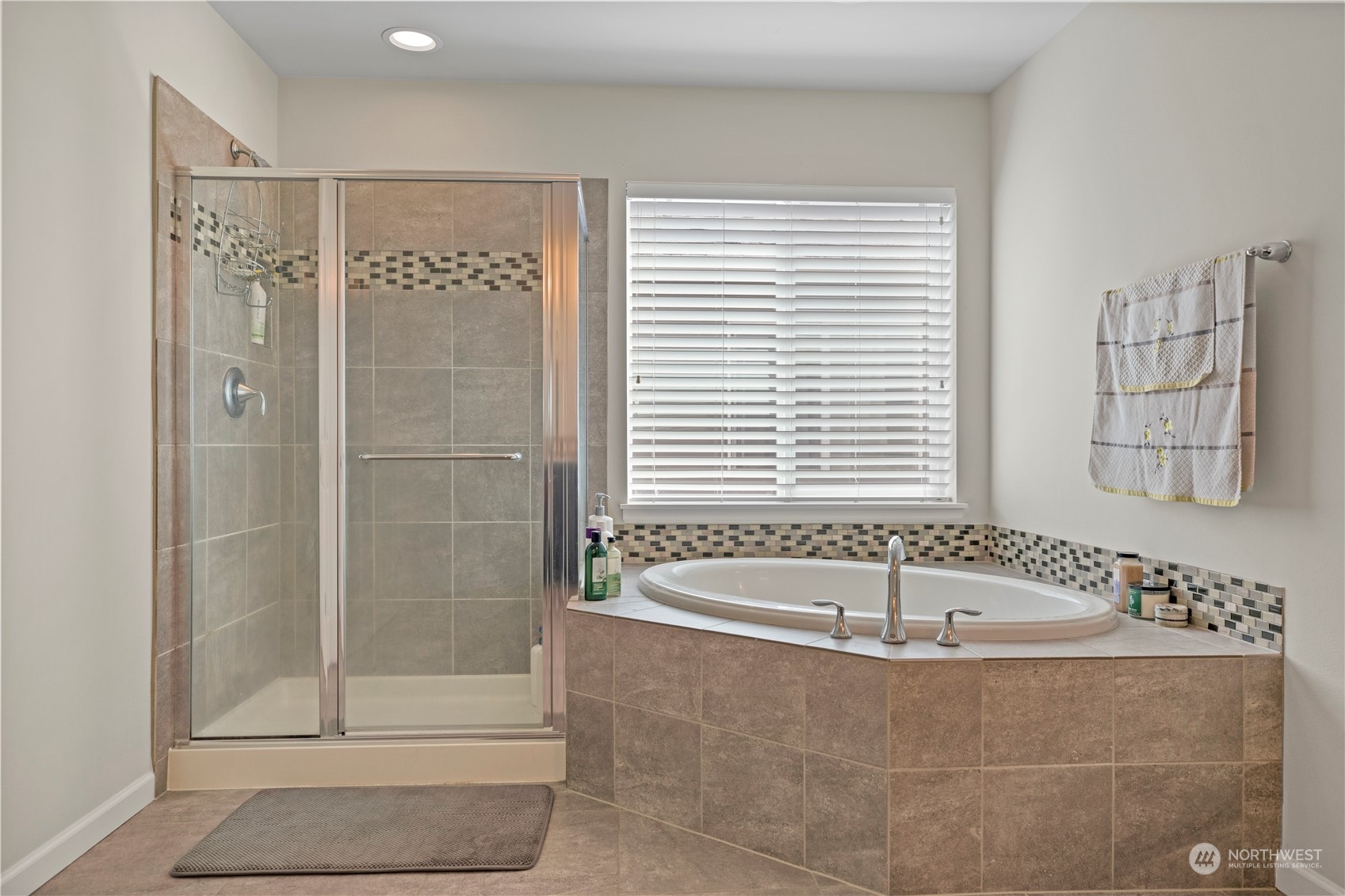 18813 179th Place Southeast Renton, WA 98058 - Photo 17 of 40 Gallery Image 17