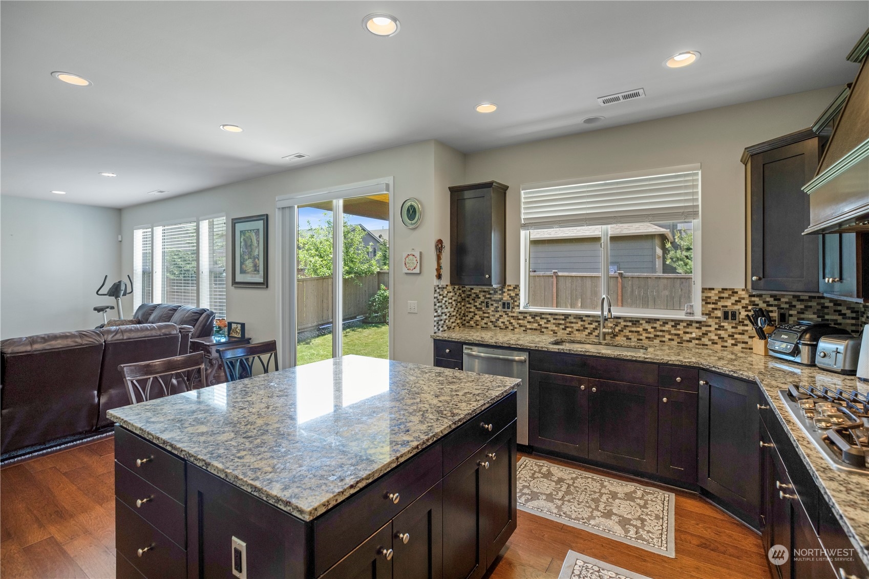 18813 179th Place Southeast Renton, WA 98058 - Photo 10 of 40 Gallery Image 10