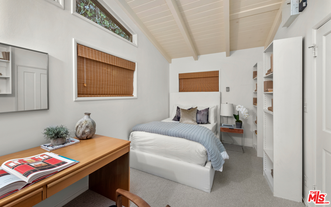340 Mesa Road Santa Monica, CA 90402 - Photo 14 of 17