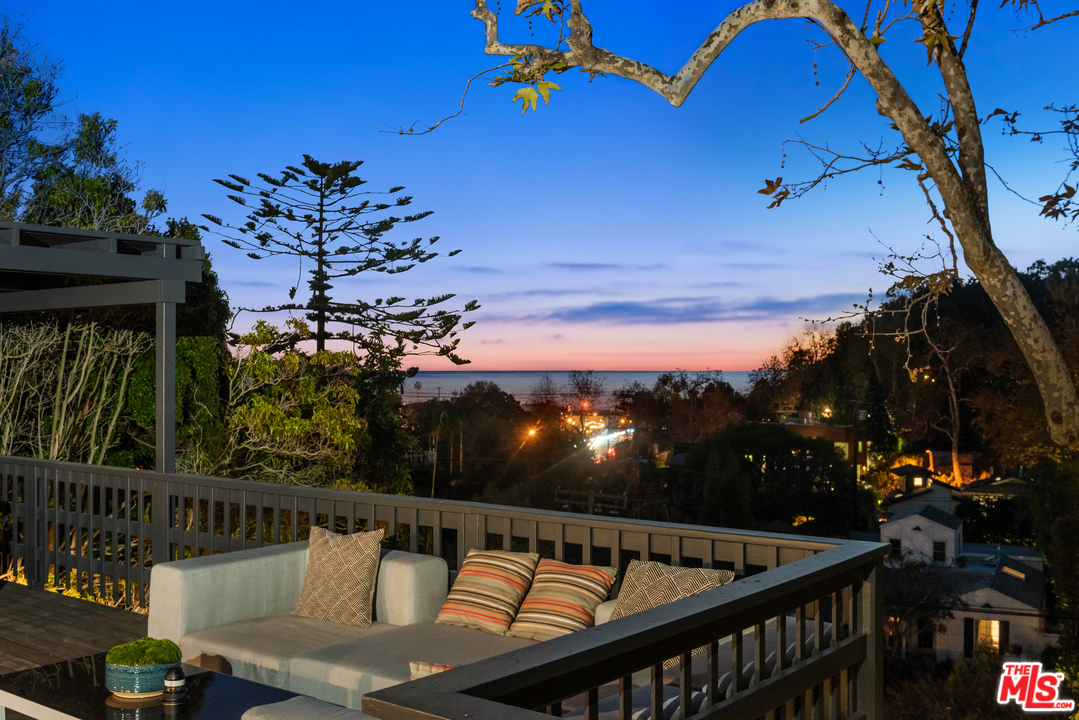340 Mesa Road Santa Monica, CA 90402 - Photo 17 of 17