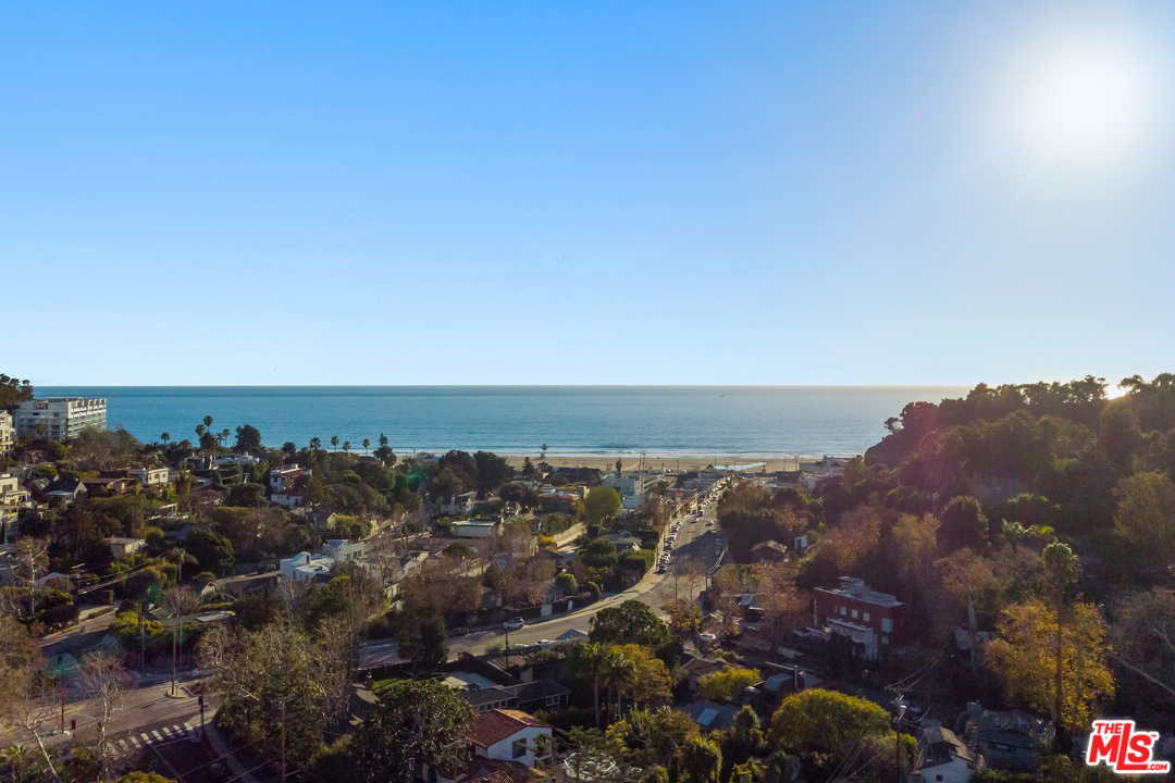 340 Mesa Road Santa Monica, CA 90402 - Photo 3 of 17