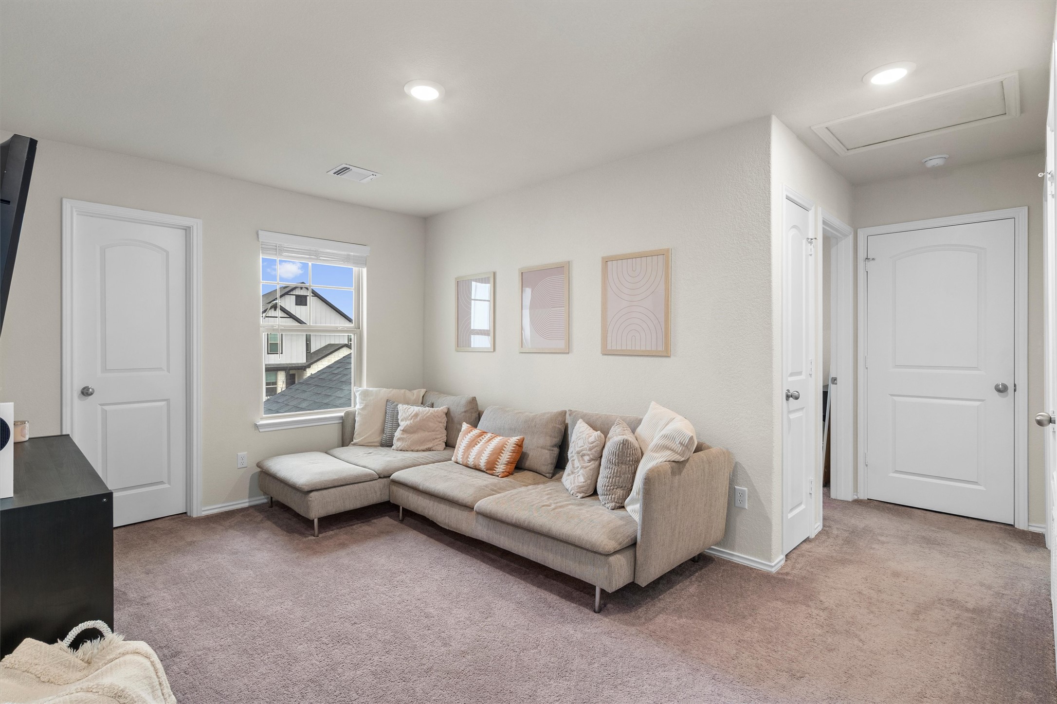 145 Fiery Skipper Lane Georgetown, TX 78626 - Photo 18 of 29 a living room with furniture and a window