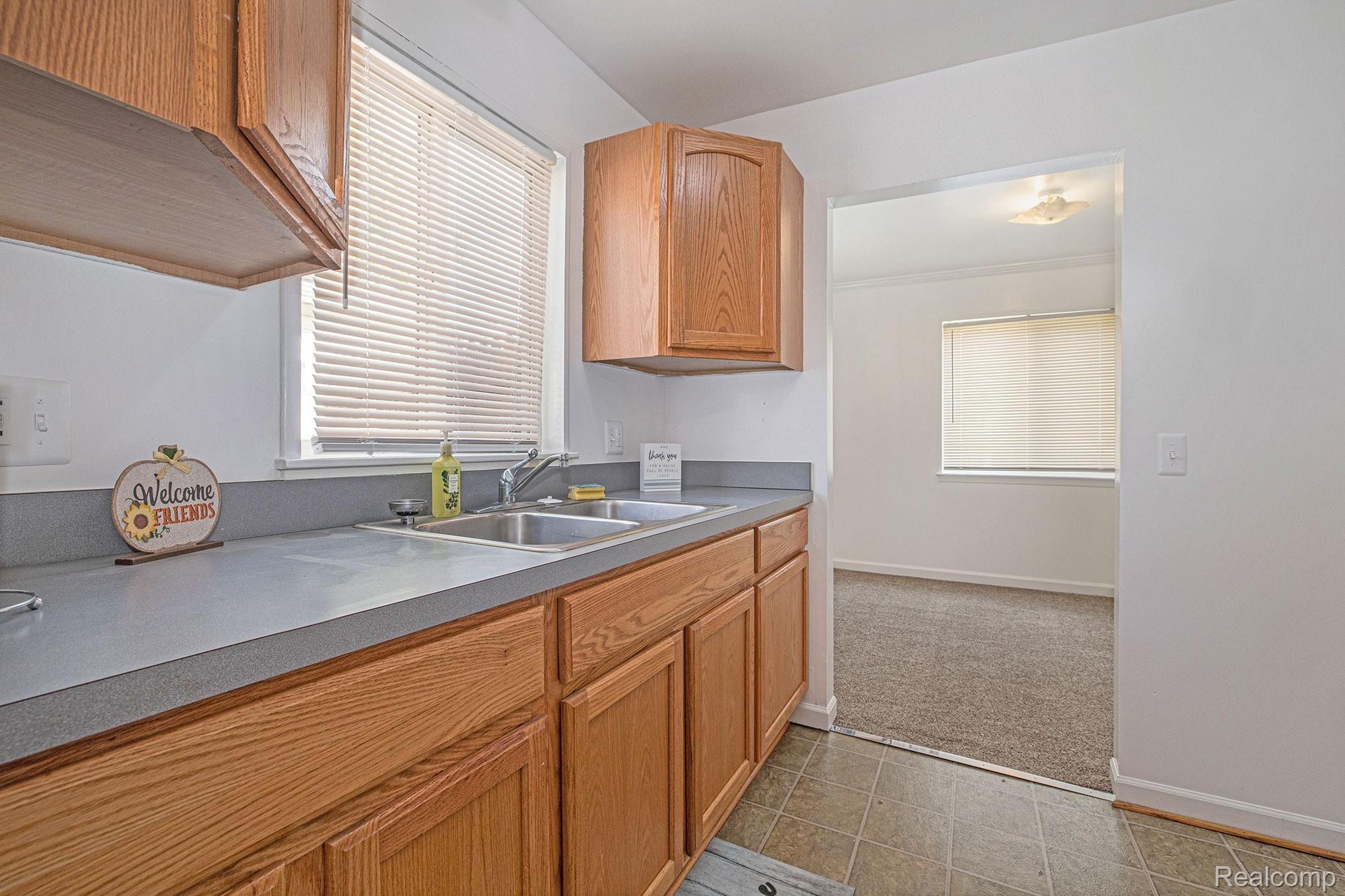 15374 Beech Daly Road Taylor, MI 48180 - Photo 19 of 24 IMG_4177.jpg
