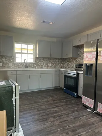 $260,000 | 608 County Road 157, Alvin, TX 77511