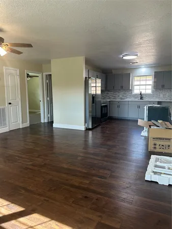 $260,000 | 608 County Road 157, Alvin, TX 77511