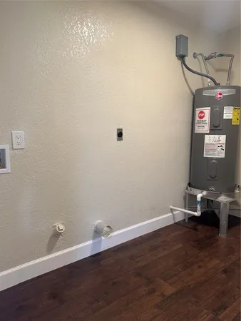 $260,000 | 608 County Road 157, Alvin, TX 77511