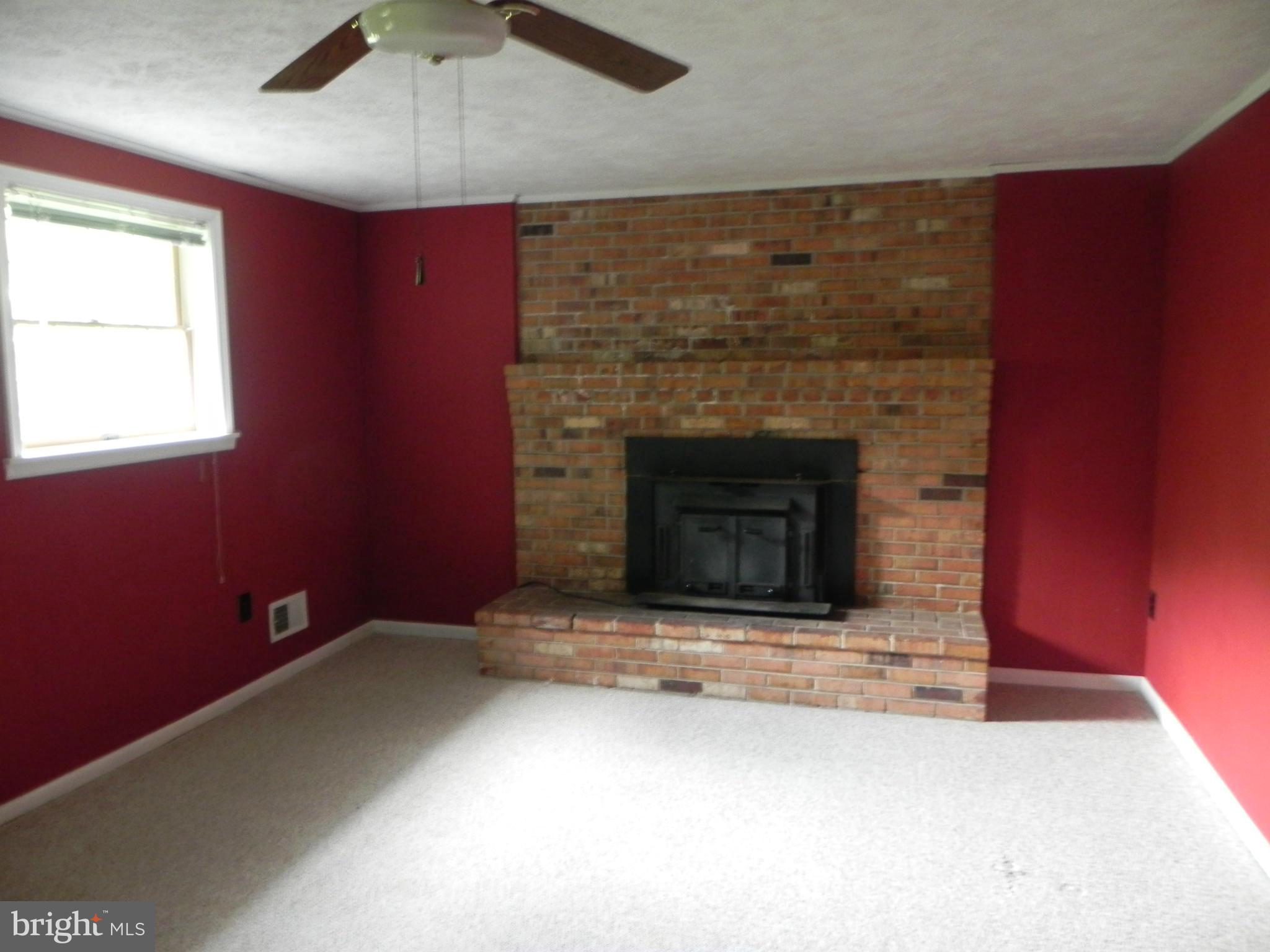 5289 Graystone Road Warrenton, VA 20187 - Photo 5 of 10 Family Room
