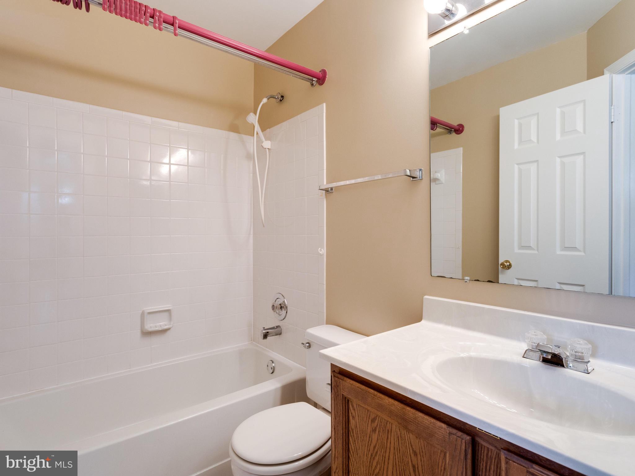 8499 Springfield Oaks Drive Springfield, VA 22153 - Photo 20 of 30 Bath