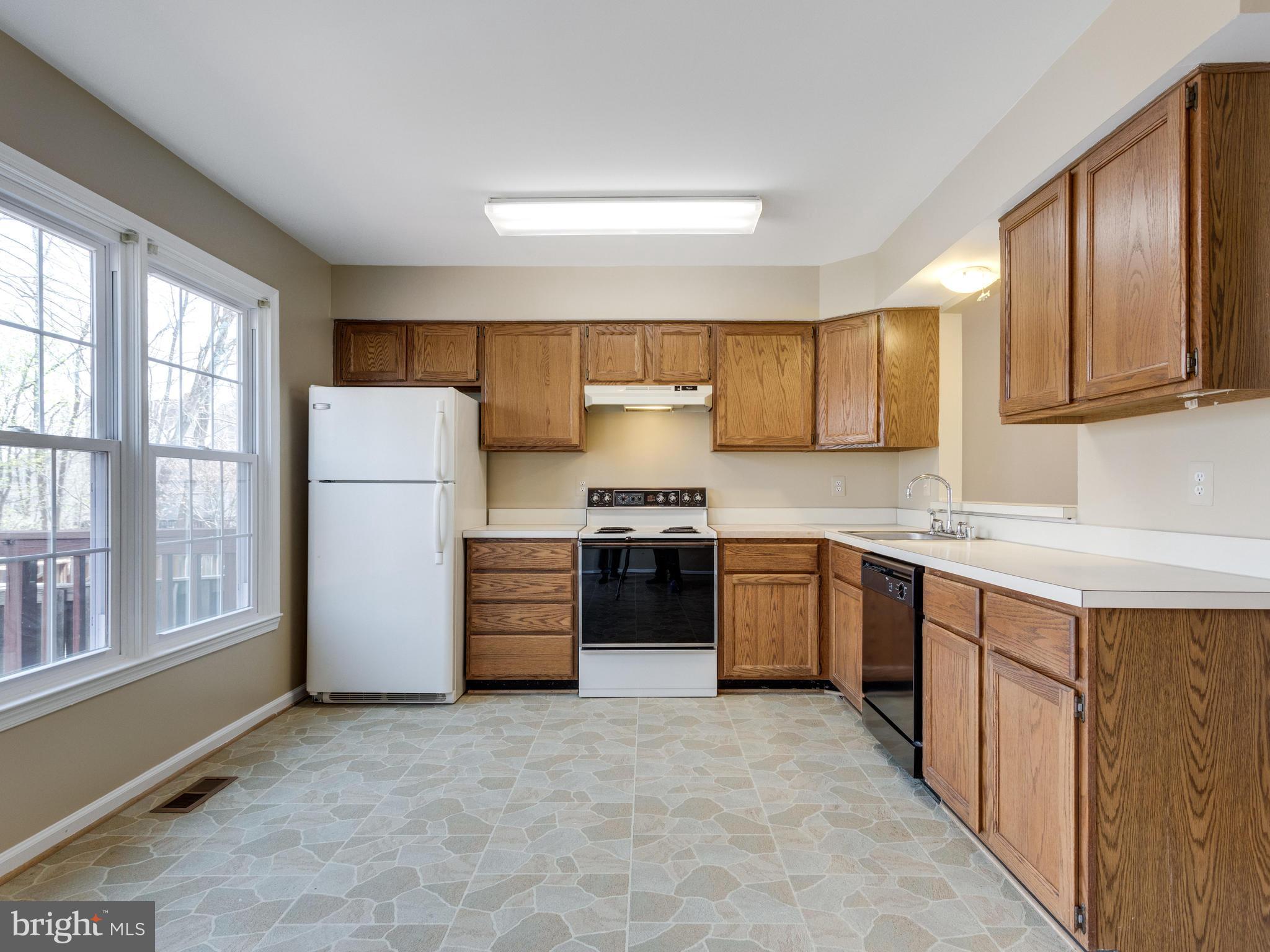 8499 Springfield Oaks Drive Springfield, VA 22153 - Photo 10 of 30 Kitchen