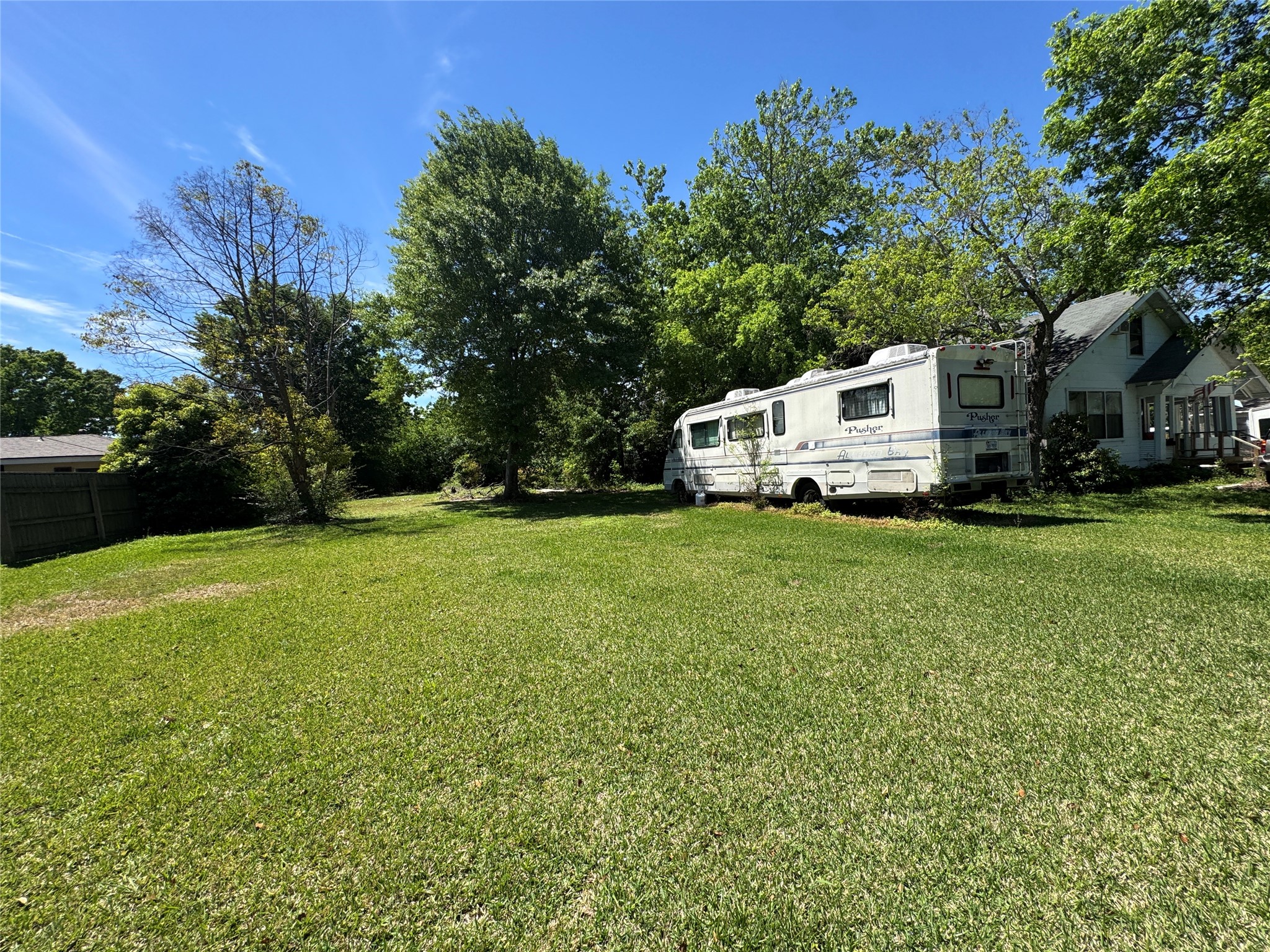 5419 Whitaker Street Groves, TX 77619 - Photo 2 of 10