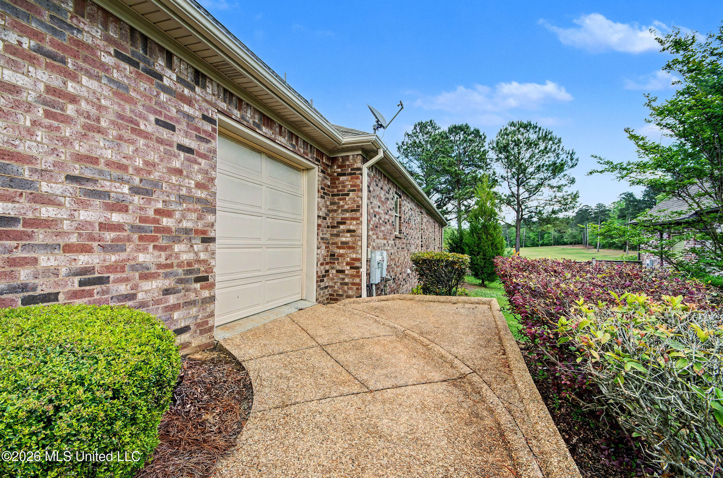 134 Pinnacle Circle Brandon, MS 39047 - Photo 4 of 56 IMG_2120