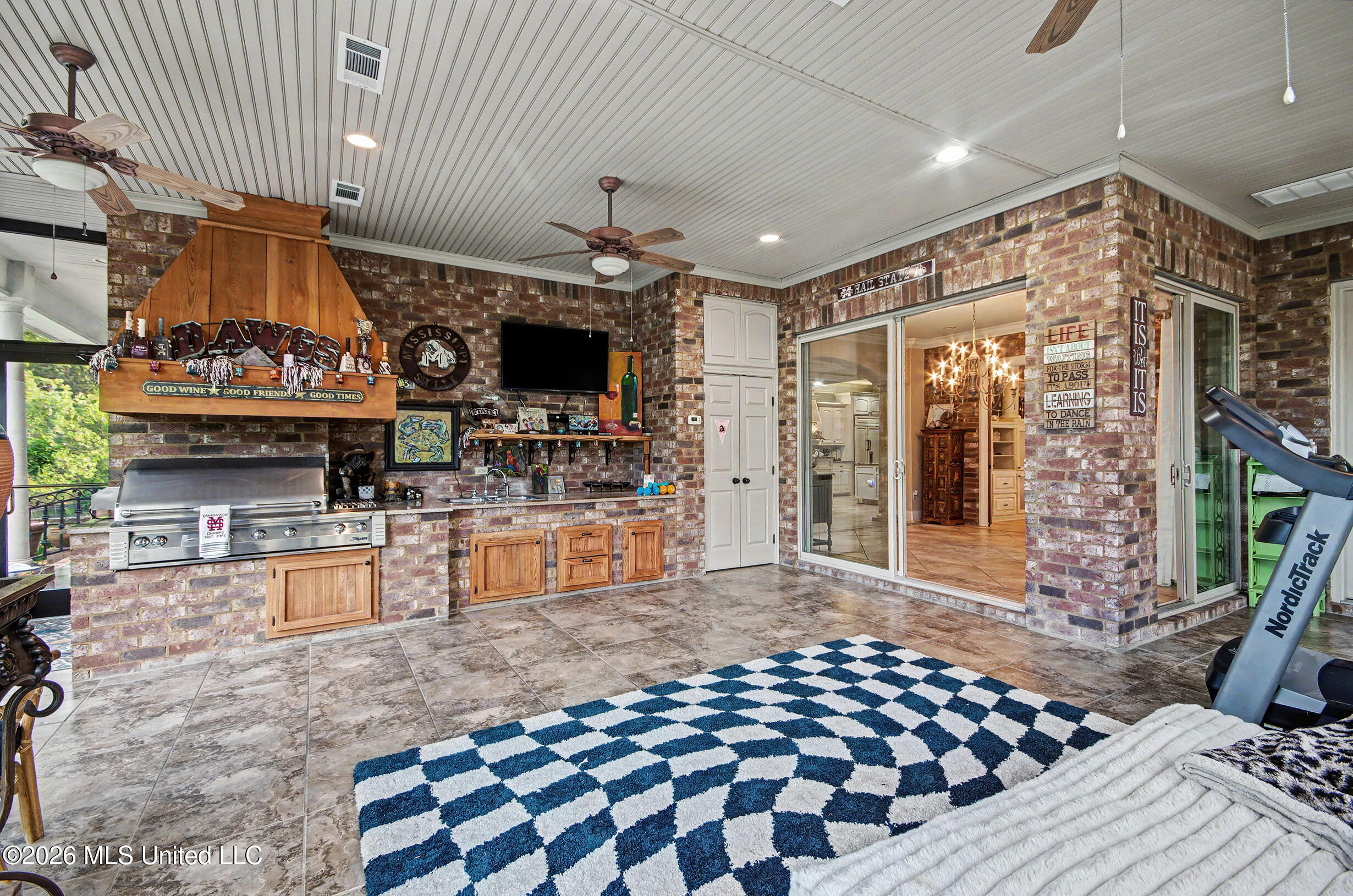 134 Pinnacle Circle Brandon, MS 39047 - Photo 6 of 56 IMG_2136