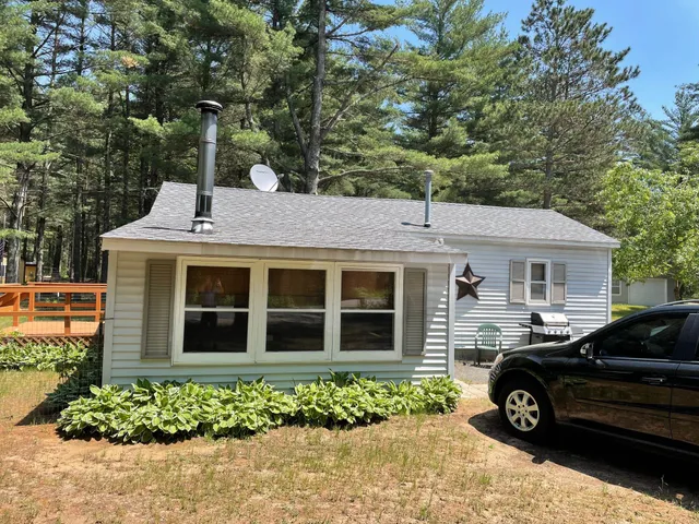 $185,000 | 932 10th Avenue, Hancock, WI 54943