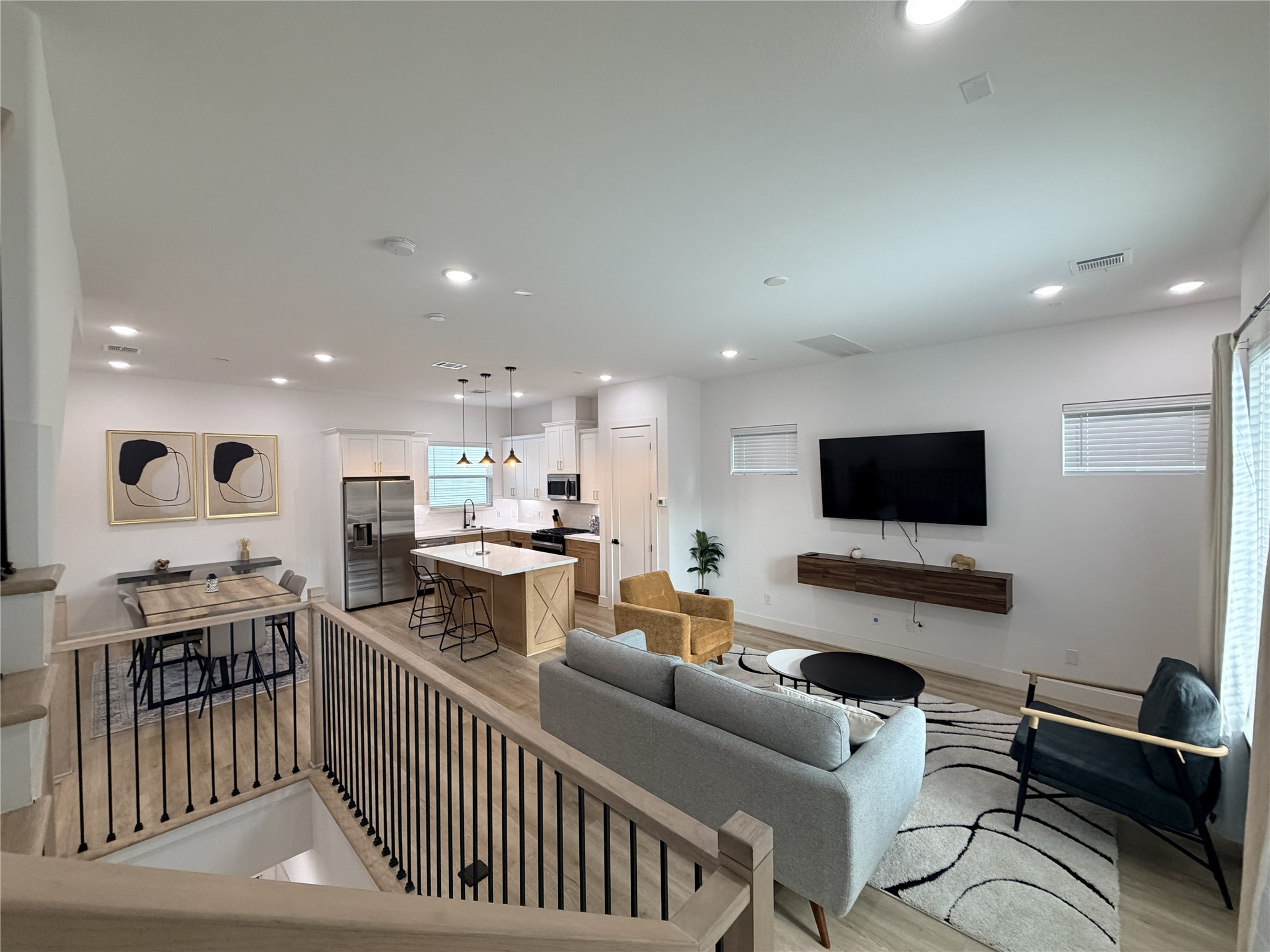 2706 Cochran Street Houston, TX 77009 - Photo 3 of 39