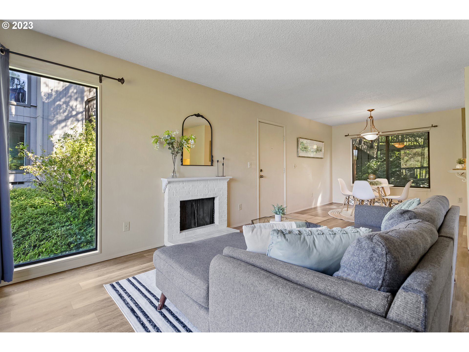 7502 Southwest Barnes Road, Unit C Portland, OR 97225 - Photo 5 of 37 Gallery Image 5