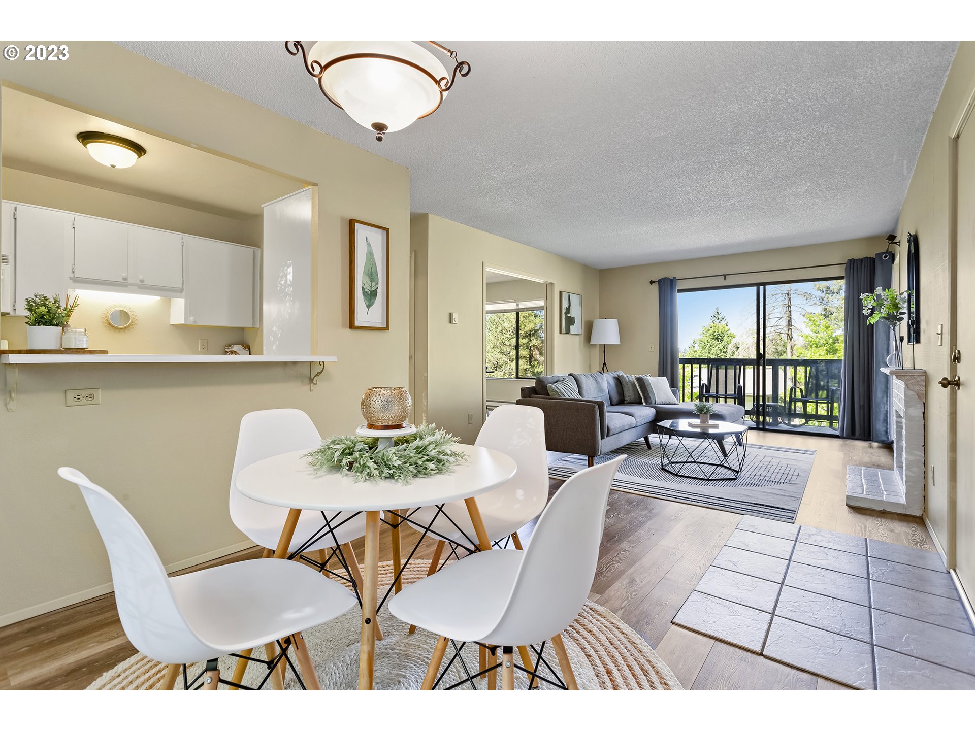 7502 Southwest Barnes Road, Unit C Portland, OR 97225 - Photo 8 of 37 Gallery Image 8