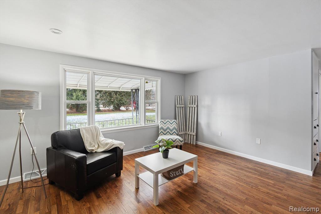10468 Wilson Road Montrose, MI 48457 - Photo 7 of 49
