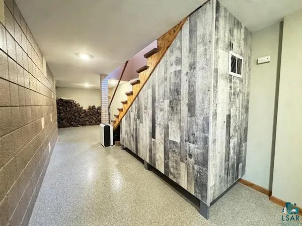 $689,900 | 5863 St Louis River Road, Hermantown, MN 55810