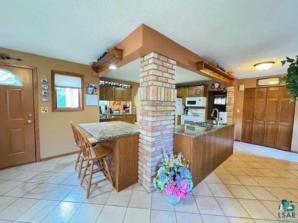 $689,900 | 5863 St Louis River Road, Hermantown, MN 55810