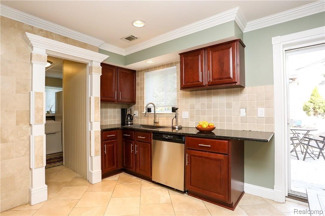 3020 Crooks Road Royal Oak, MI 48073 - Photo 15 of 38 Crooks-13.jpg