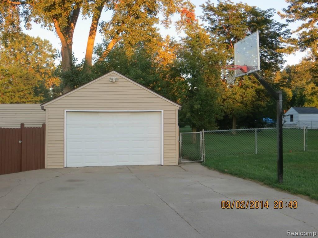 7163 Porter Road Grand Blanc, MI 48439 - Photo 36 of 36 IMG_0304.jpg