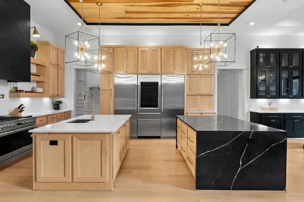 $2,290,000 | 1026 Traweek Drive, Houston, TX 77055