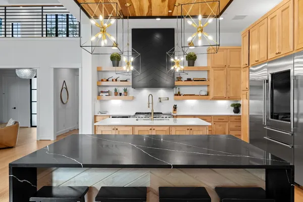 $2,290,000 | 1026 Traweek Drive, Houston, TX 77055