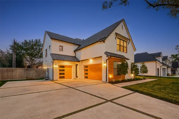 $2,290,000 | 1026 Traweek Drive, Houston, TX 77055