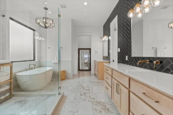 $2,290,000 | 1026 Traweek Drive, Houston, TX 77055