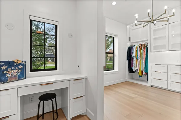 $2,290,000 | 1026 Traweek Drive, Houston, TX 77055