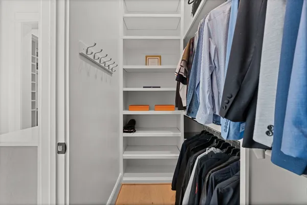 $2,290,000 | 1026 Traweek Drive, Houston, TX 77055