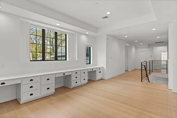 $2,290,000 | 1026 Traweek Drive, Houston, TX 77055