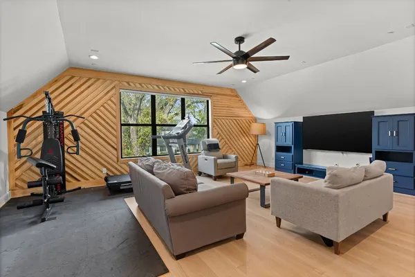 $2,290,000 | 1026 Traweek Drive, Houston, TX 77055