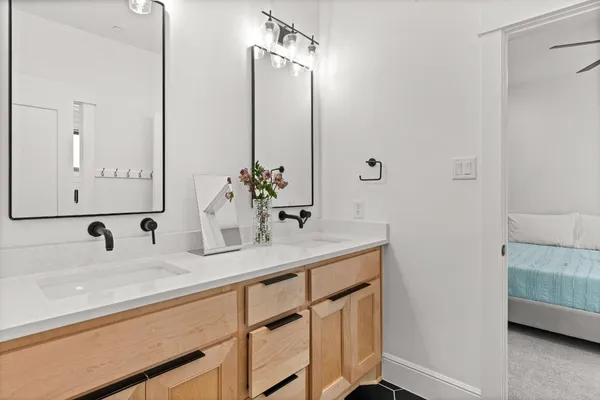 $2,290,000 | 1026 Traweek Drive, Houston, TX 77055