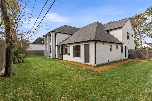 $2,290,000 | 1026 Traweek Drive, Houston, TX 77055