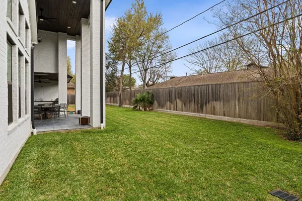 $2,290,000 | 1026 Traweek Drive, Houston, TX 77055